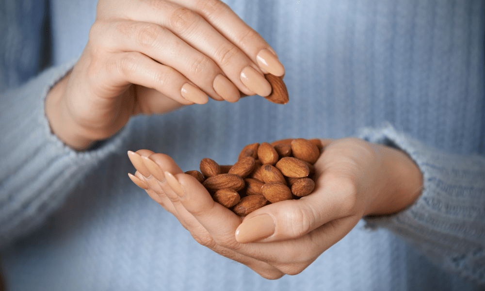 Almonds-to-improve-sleep